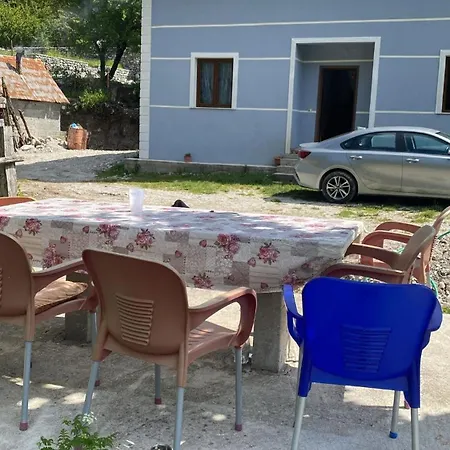 Alojamento de Acomodação e Pequeno-almoço Bujtina Okoli