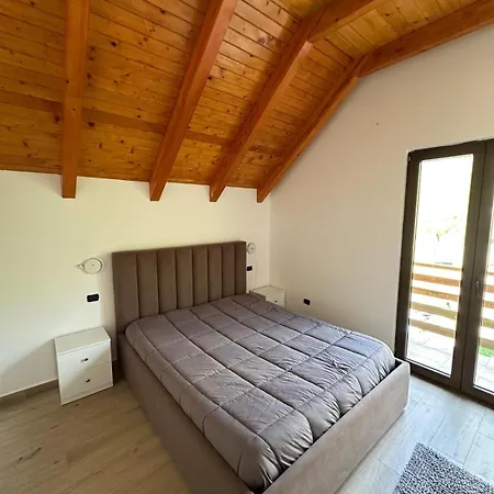 Bujtina Okoli 3* ثيث