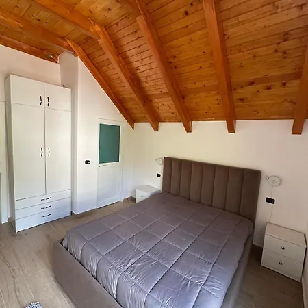 Bujtina Okoli فندق مبيت وإفطار 3*